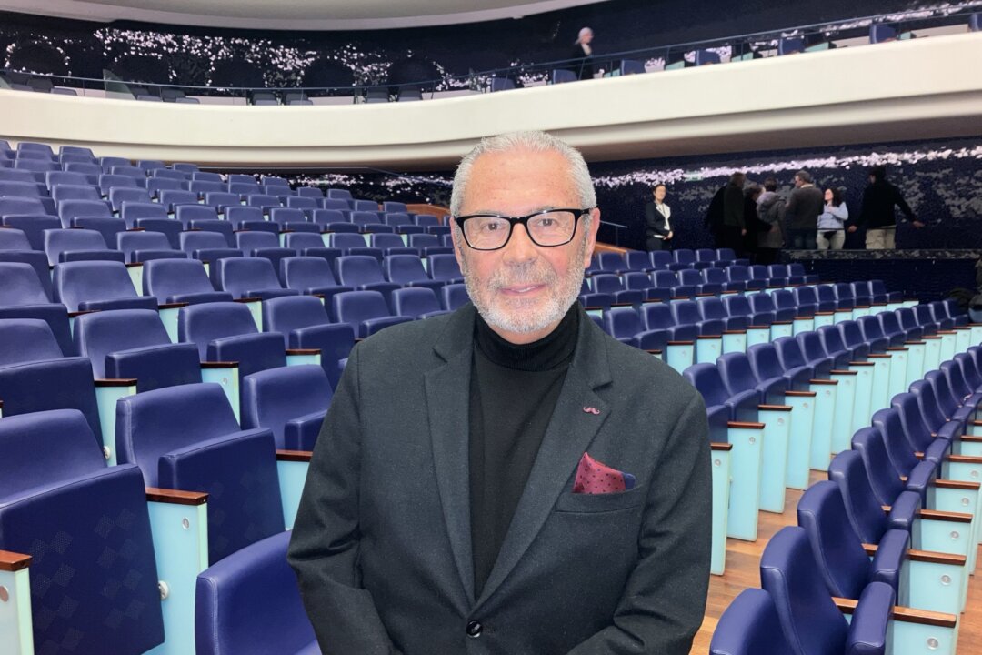 Retired physician and university professor Enrique Mora Américo enjoyed Shen Yun's opening performance in Valencia, Spain on March 7, 2026 at the Palau de les Arts Reina Sofía. (Bartolomé Suau/The Epoch Times)