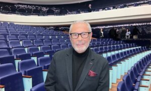 Retired University Professor Moved by Shen Yun: We Must Keep Going Up in This Declining World