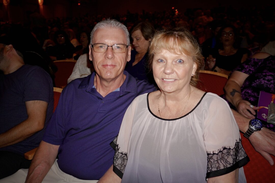 Jim and Susan Taylor enjoy Shen Yun Performing Arts at Symphony Hall in Phoenix, Ariz., on March 8, 2026. (Lili Yu/The Epoch Times)