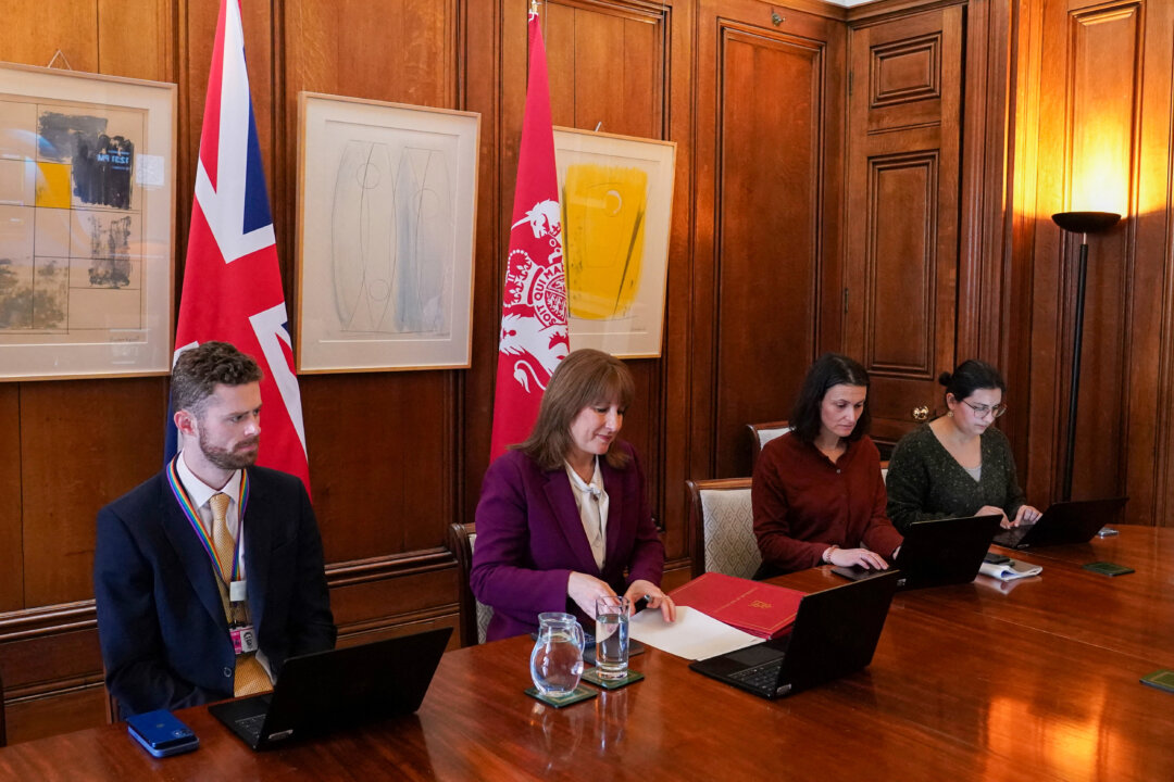 G7 Finance Ministers Hold Emergency Meeting in Response to Spiraling Oil Prices