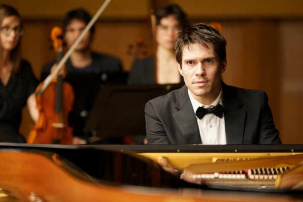 ‘Two Pianos’: When a Child Prodigy Comes to Terms With Adulthood