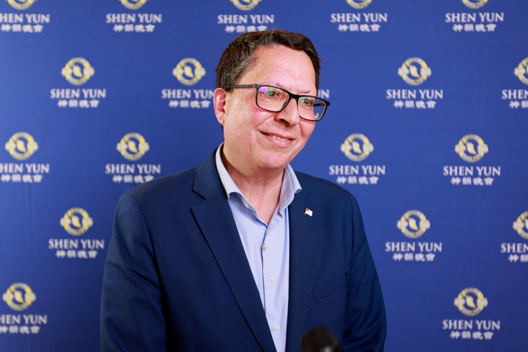 City Councilor for Culture Gonzalo Olabarría Villota attends Shen Yun Performing Arts at the Palacio Euskalduna in Bilbao, Spain, on March 5, 2026. (NTD)