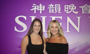 Melbourne Theatergoer Says Shen Yun Dancers Are ‘Extremely Graceful’
