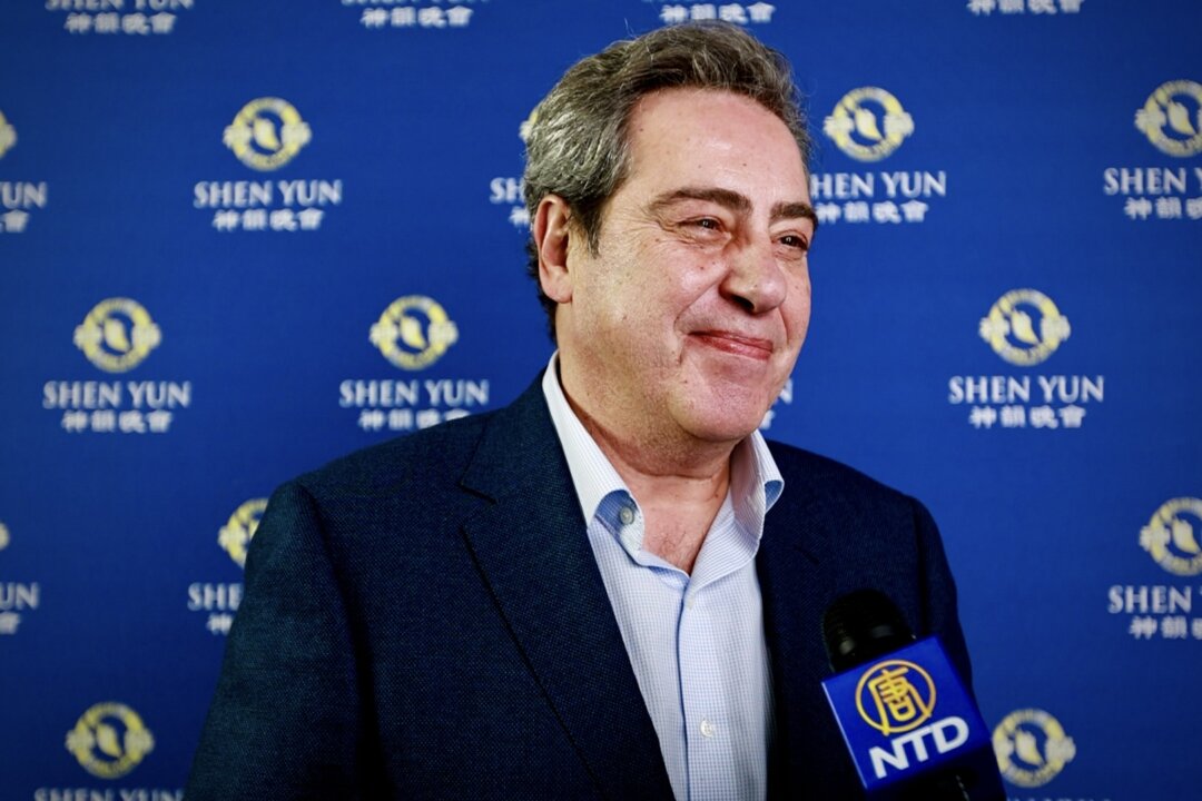 Valencian regional parliament deputy and university professor José María Llanos Pitarch attended Shen Yun Performing Arts’ performance at the Palau de les Arts Reina Sofía in Valencia, Spain, on March 9, 2026. (NTD)