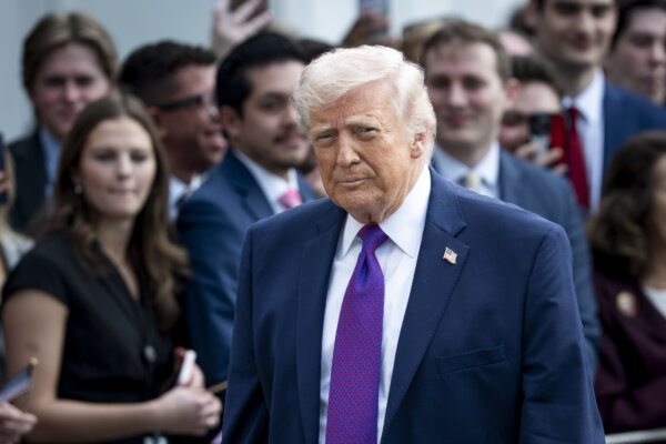 Trump Seeks to Delay Meeting With China’s Xi by One Month Due to Iran War