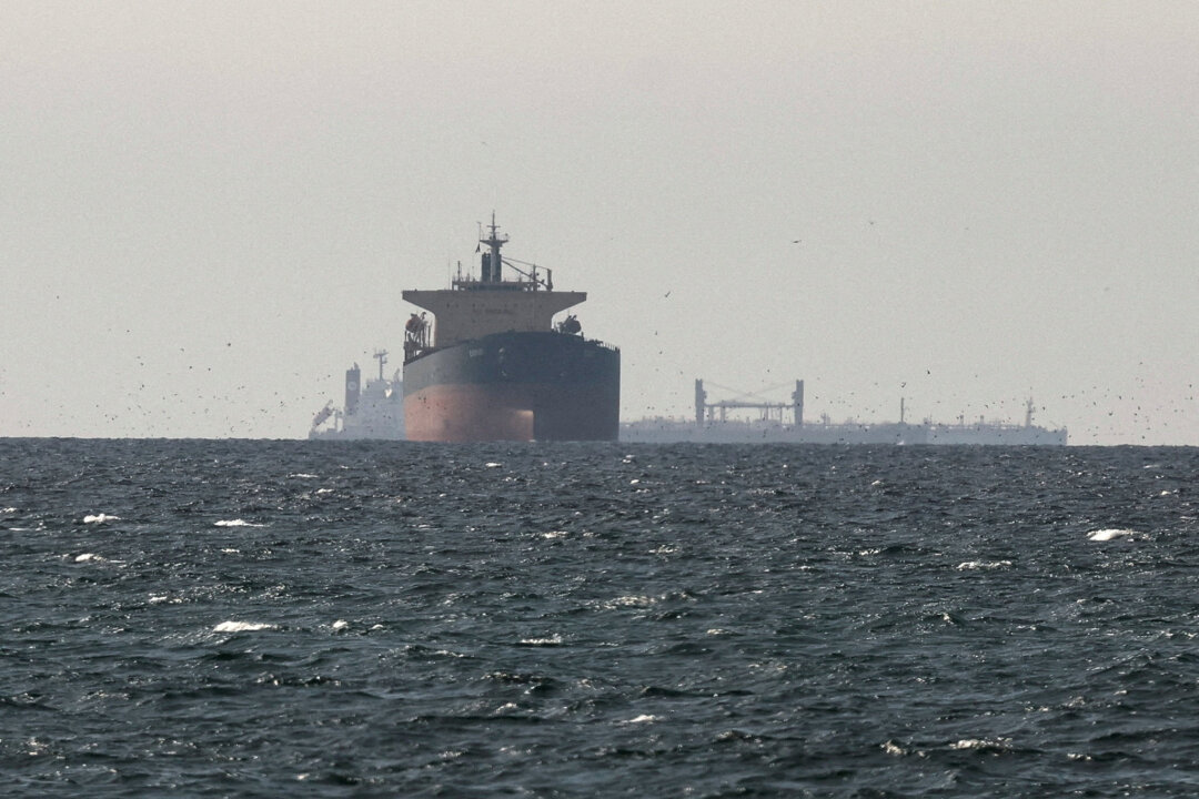 Energy Secretary Says US Looking to Escort Tankers in Strait of Hormuz by End of Month