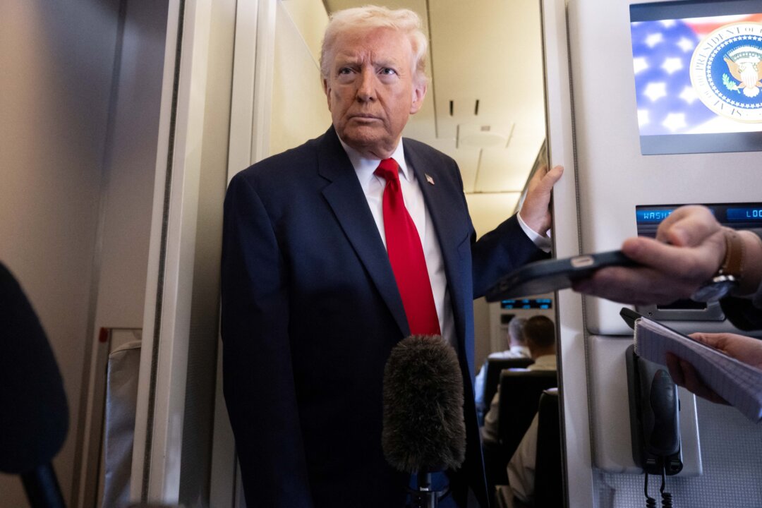 Trump Says Xi Summit Could Be Delayed If China Doesn’t Help to Open Strait of Hormuz