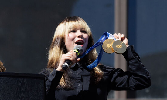 Oakland Celebrates Olympic Gold Medalist Alysa Liu With City Hall Rally
