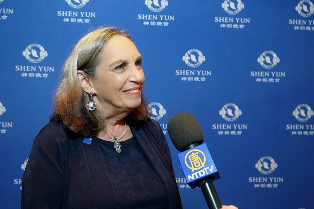 Linda Blackman attended Shen Yun's opening performance at the Adrienne Arsht Center for the Performing Arts, in Miami, on March 13, 2026. (NTD)
