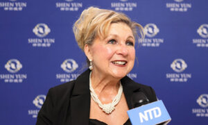 Ballet Teacher Says Shen Yun’s ‘Technique Is Outstanding’