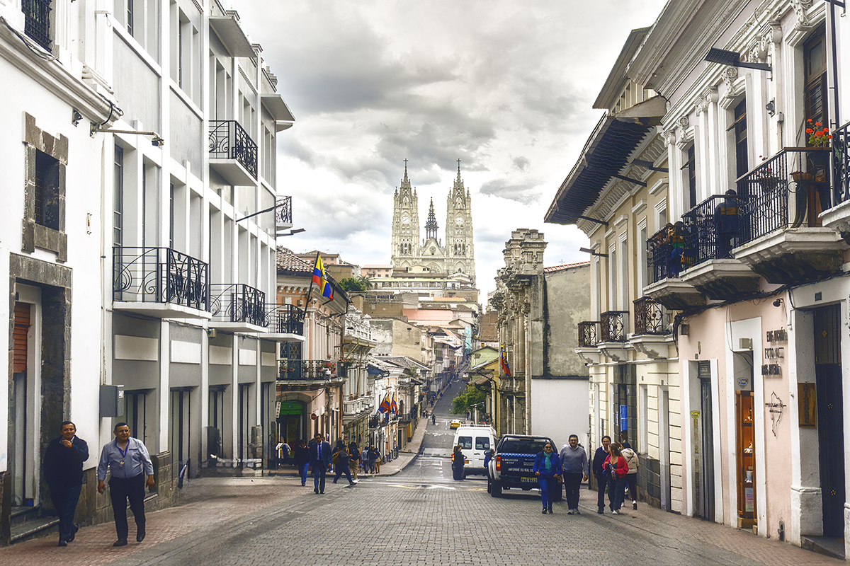 La Basílica del Voto Nacional towers above the historic district’s Calle Venezuela. (Maria Coulson)