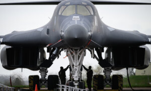 Pentagon Removes B-1 Bombers from UK Base; Trump Rallies Ohio Republicans Ahead of Midterms | NTD Good Morning (Oct. 5)