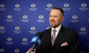 ‘Working to Honor Their Creator’: Christian School Headmaster Moved by Shen Yun