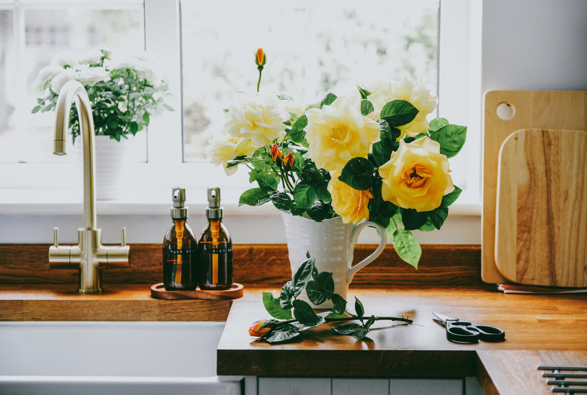 Simple care and thoughtful planning can turn any yard into a reliable source of daily bouquets. (gollykim/Getty Images)