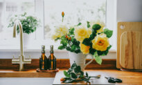Grow Your Own Fresh Cut Flowers Year-Round: A Bouquet-a-Day Guide for Home Gardeners