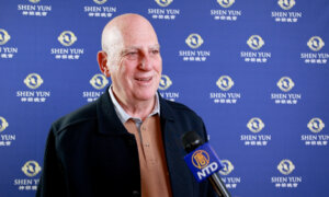 ‘Always Magnificent’: Super Fan Travels Year After Year to See Shen Yun