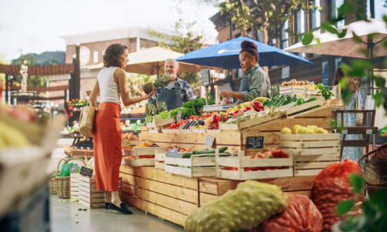 Why You Should Know Your Neighbors: Why Casual Connections Matter for Mental Health