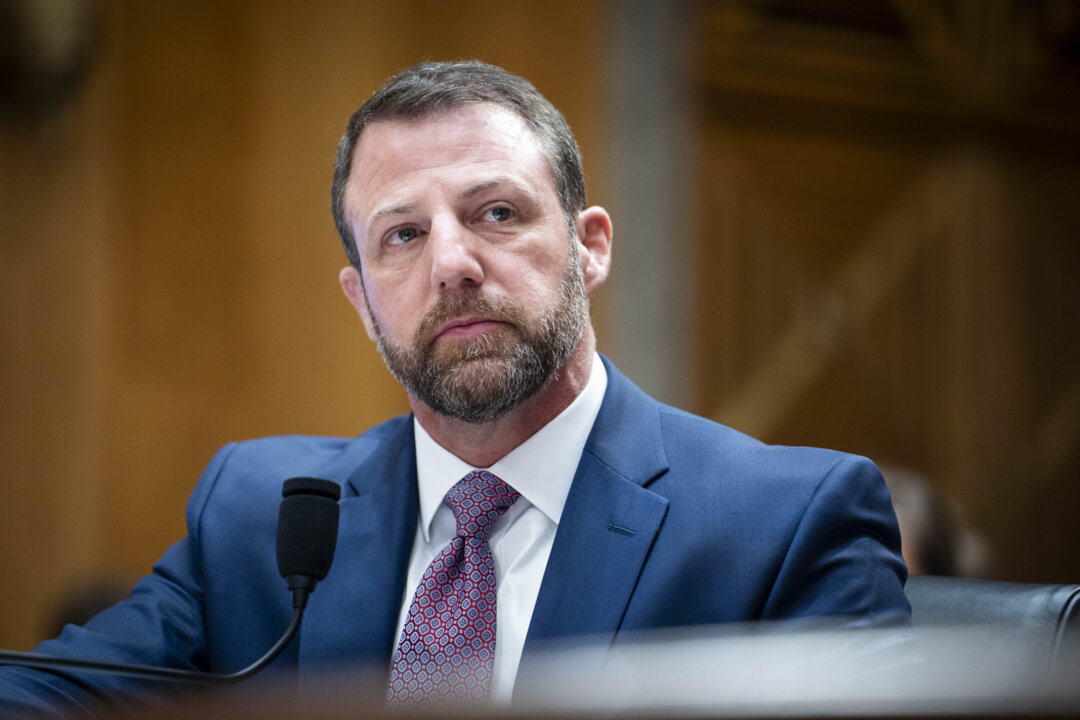 LIVE NOW: Trump Hosts Ceremony to Swear-In Markwayne Mullin as Secretary of Homeland Security