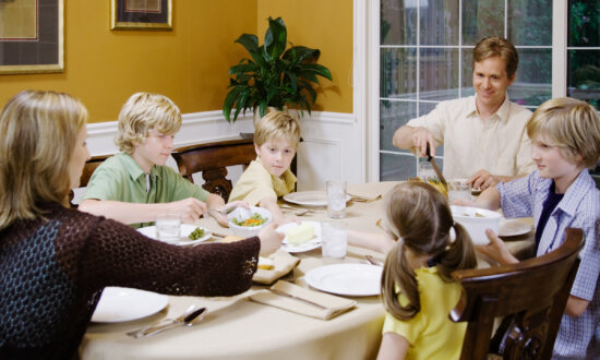 Family Dinners Protect Teens From Substance Use 
