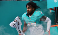 Jaylen Waddle Puts Team First in Introduction to Denver