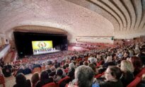 Bomb Threat Against Shen Yun in Rome Sparks Concern, Senator Voices Support