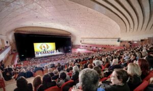 Bomb Threat Against Shen Yun in Rome Sparks Concern, Senator Voices Support