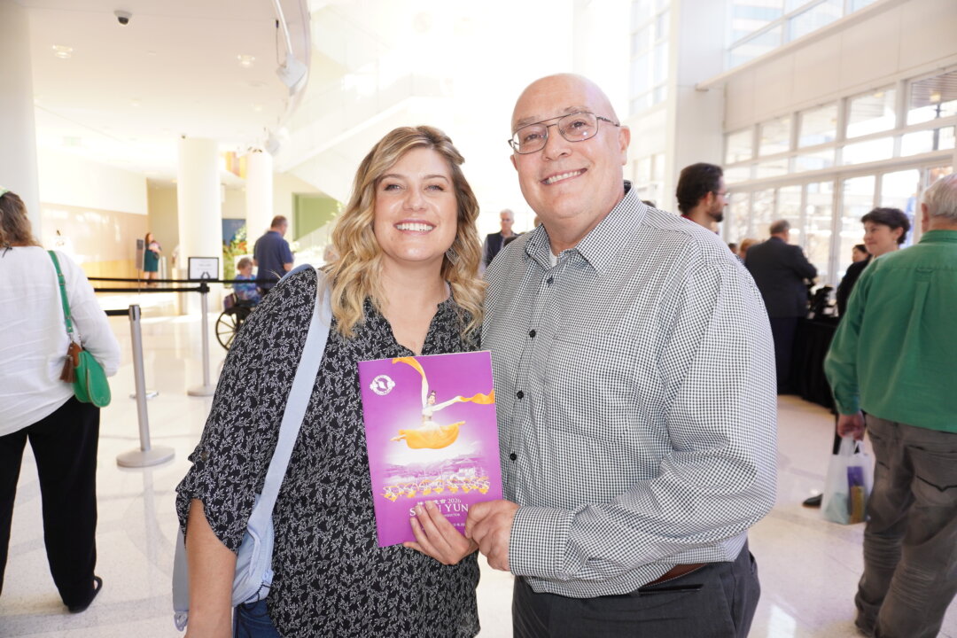 Mandy Woeller and Kort Woeller at the Shen Yun Performing Arts performance at George S. and Dolores Doré Eccles Theater, in Salt lake City, on March 18, 2026. (Lily Yu/The Epoch Times)