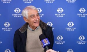 Shen Yun in Amiens Brings Joy and Happiness to a Doctor