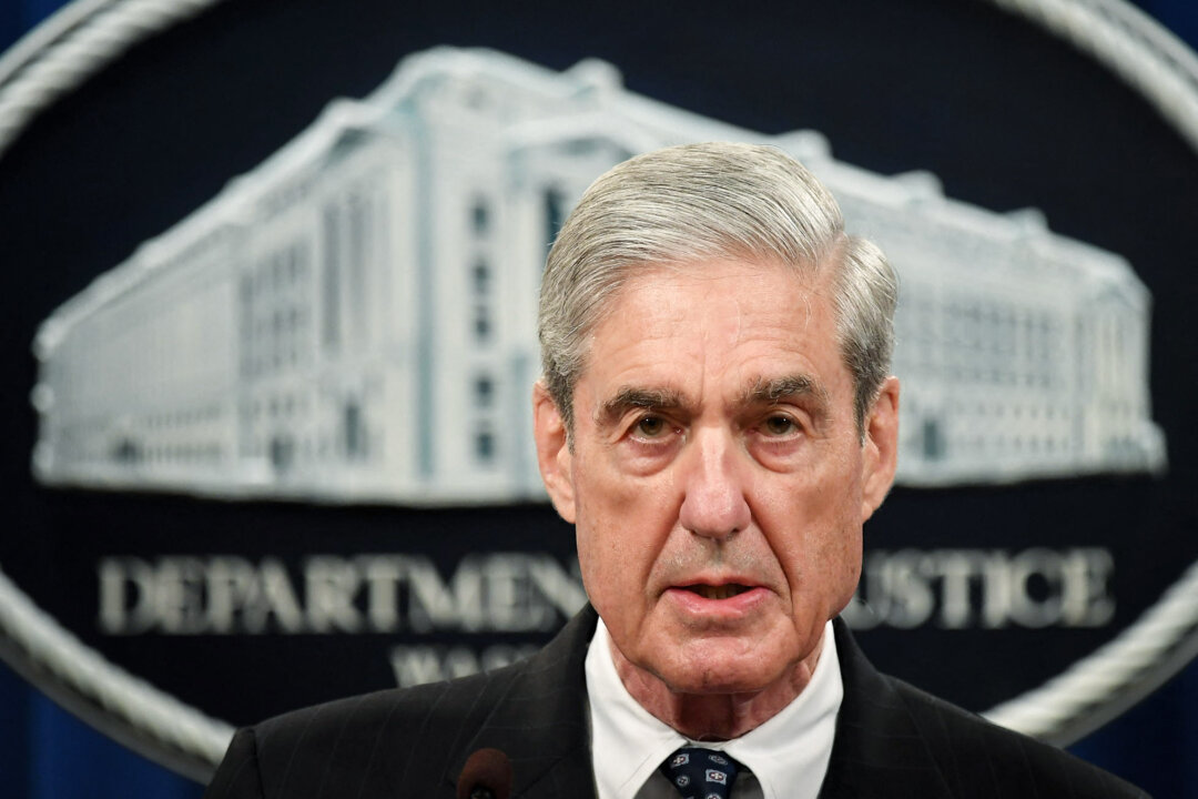 Robert Mueller, Former Special Counsel Who Probed Trump, Dies