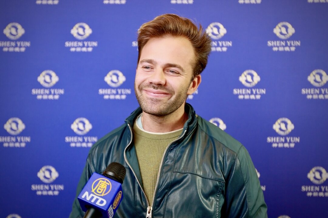 Actor and singer Rubén Quintanilla Ojeda attends Shen Yun Performing Arts at the Forum Evolution Theatre in Burgos, Spain, on March 19, 2026. (NTD) 