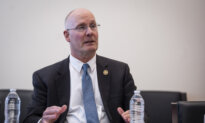 GOP House Members Introduce Legislation to Bar Entry, Deport Employees of Chinese Military Companies