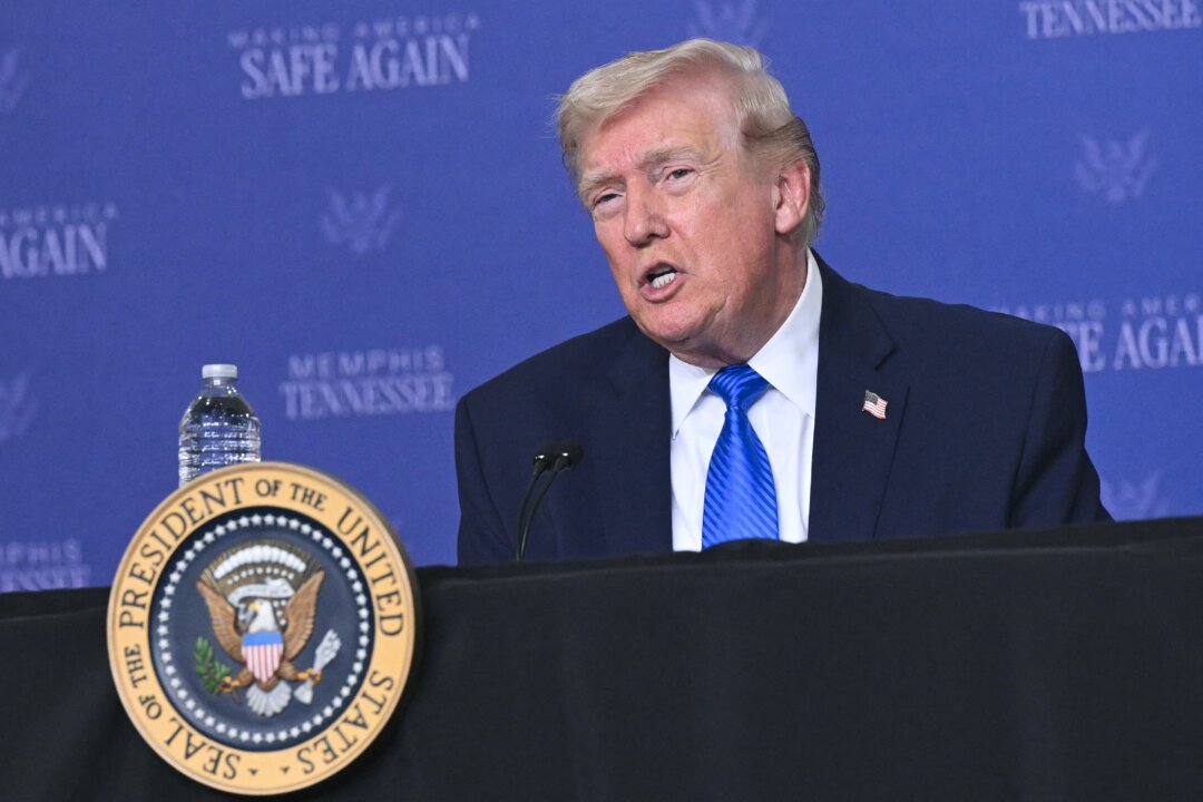 LIVE NOW: Trump Delivers Remarks at the NRCC Annual Fundraising Dinner