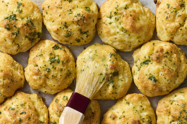 These Copycat Cheddar Bay Biscuits Are a Super Easy Dupe for the Real Thing