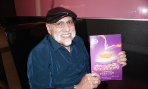 Sydney Jeweler Mesmerized by Shen Yun