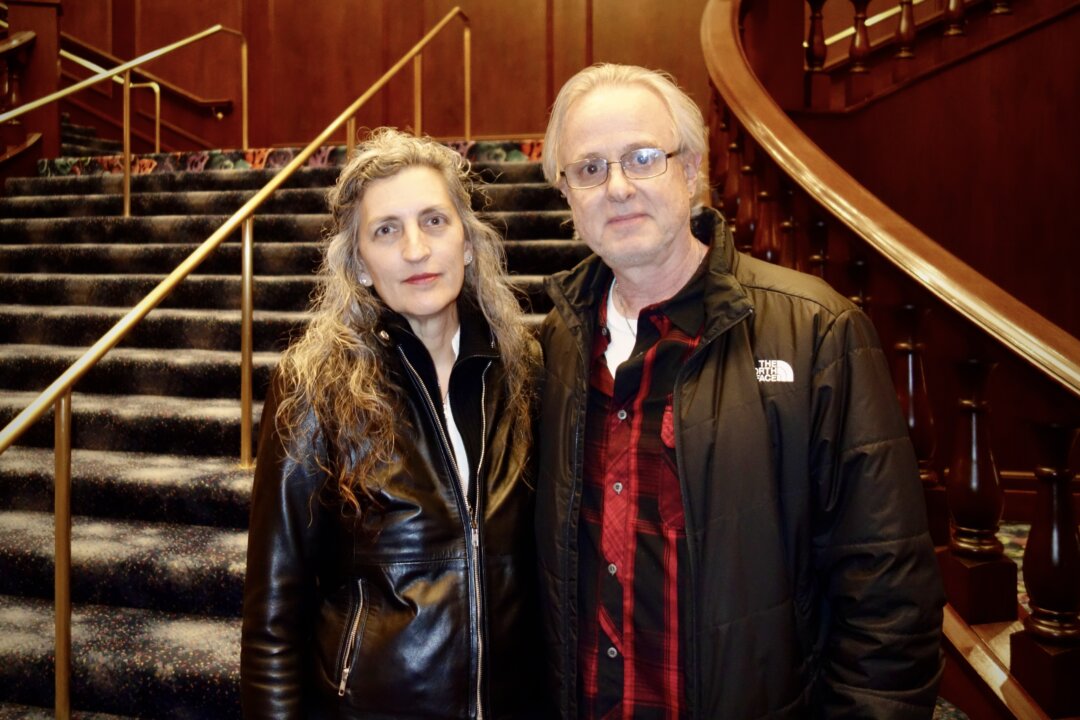 Stacy and Roger Farrell at the Shen Yun Performing Arts performance at Chicago's Rosemont Theatre on March 26, 2026. (Michael Huang/The Epoch Times)