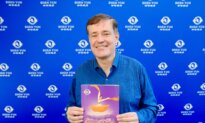 Shen Yun Really Changed Me, It Really Touched My Heart, Says Professor of Law