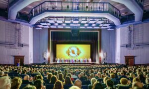 Rosemont Theatergoers See Beauty and History in Shen Yun
