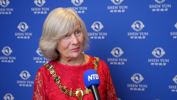 Lord Mayor of Swansea ‘Awe-Struck’ by Shen Yun