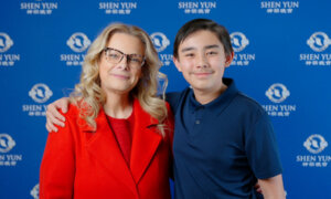 Mother and Son Moved by Shen Yun’s Artistry and Deeper Meaning