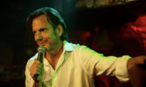 ‘Is This Thing On?’: Surviving Divorce Using Stand-up Comedy