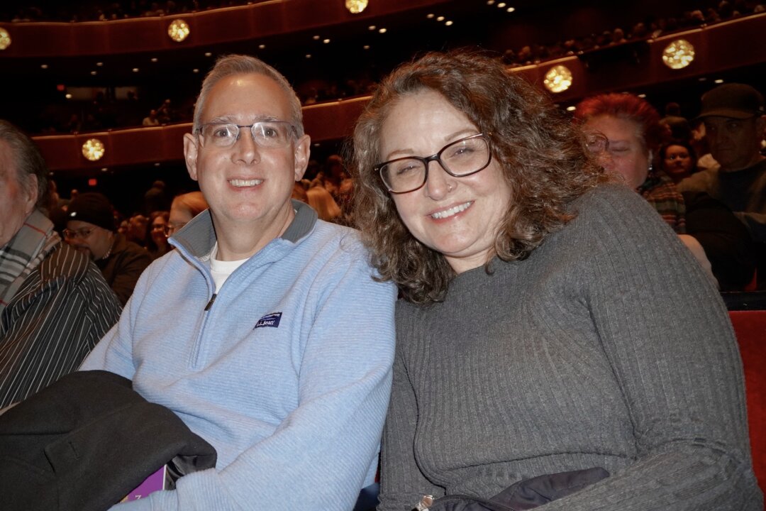 James Hill and Jennifer Geary attend Shen Yun Performing Arts at the David H. Koch Theater in New York on March 28, 2026/The Epoch Times)
