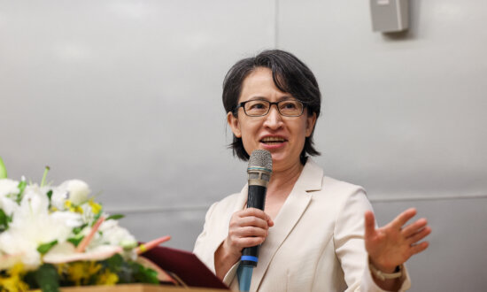 Taiwan VP Says Island Is Key US AI Partner as US Senators Warn of AI Race With China