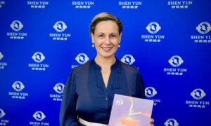 ‘I’m so Privileged and so Honored’ to See Shen Yun, Says Australian Vocalist