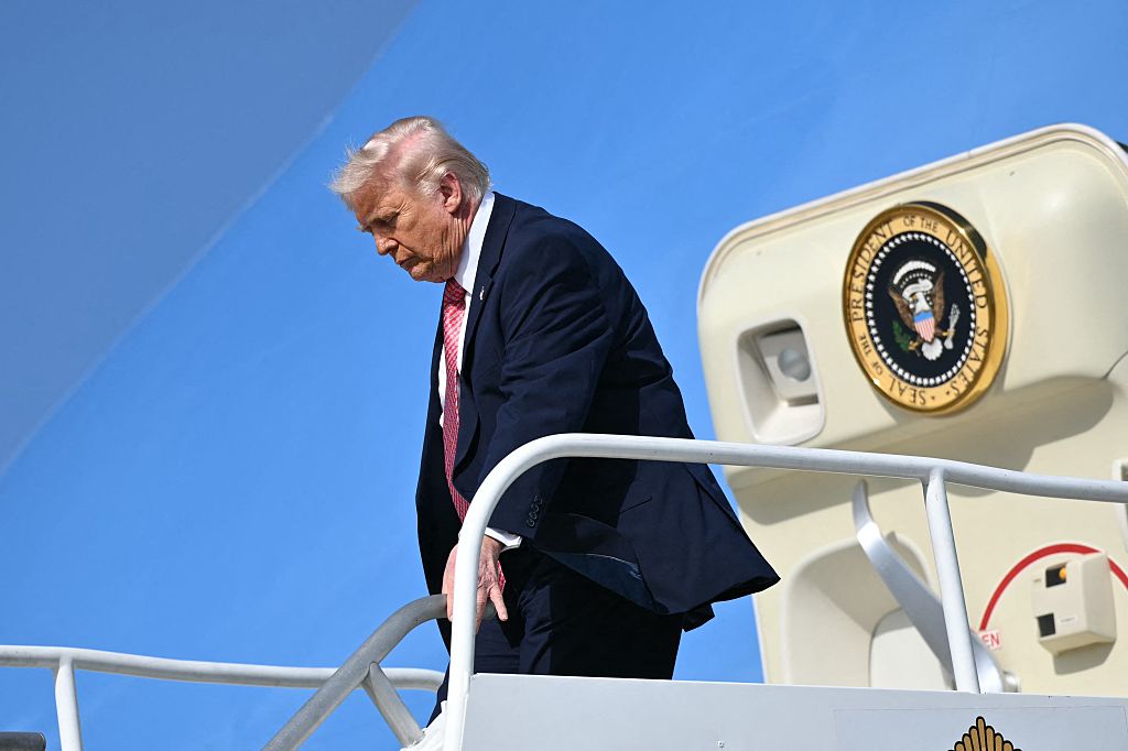 REPLAY: Trump Gaggles With Press Aboard Air Force One (March 29)