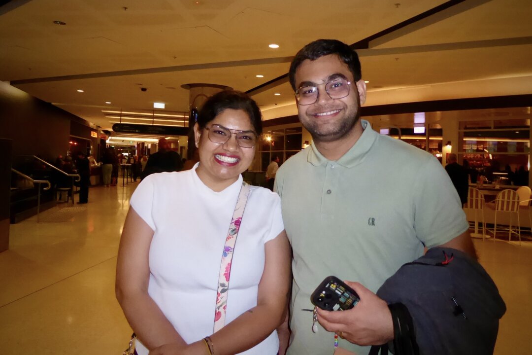 On March 28, 2026, Varun and Amita Kumar enjoyed a Shen Yun performance at the Lyric Theatre in Sydney. (Anne Ji/The Epoch Times)