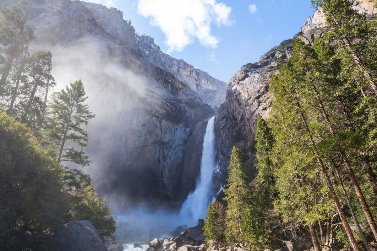 Yosemite National Park waterfall. (Galyna Andrushko/Shutterstock)