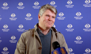 ‘A Performance Full of Joy and Light’: Photographer Moved by Shen Yun’s Radiance