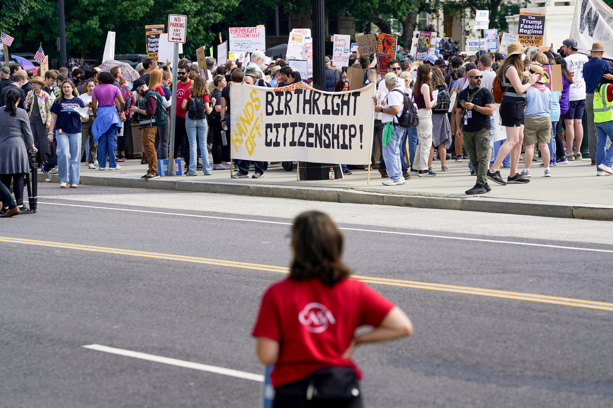 4 Things to Know About SCOTUS Case That Could Redefine Birthright Citizenship