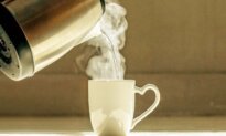 The Benefits of Drinking Hot Water