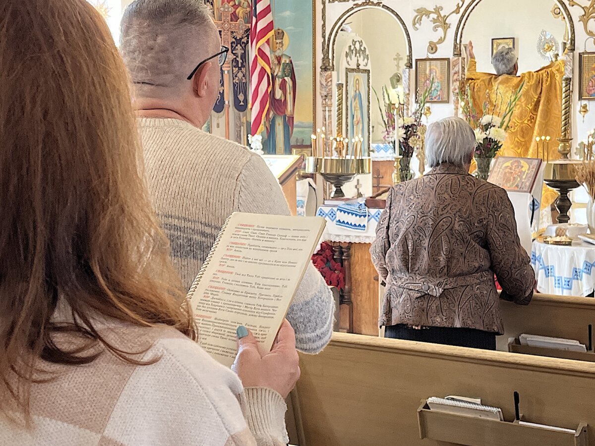 Parishioners recite hymns during a morning service at a church in Phoenix on Jan. 31, 2026. (Allan Stein/The Epoch Times)